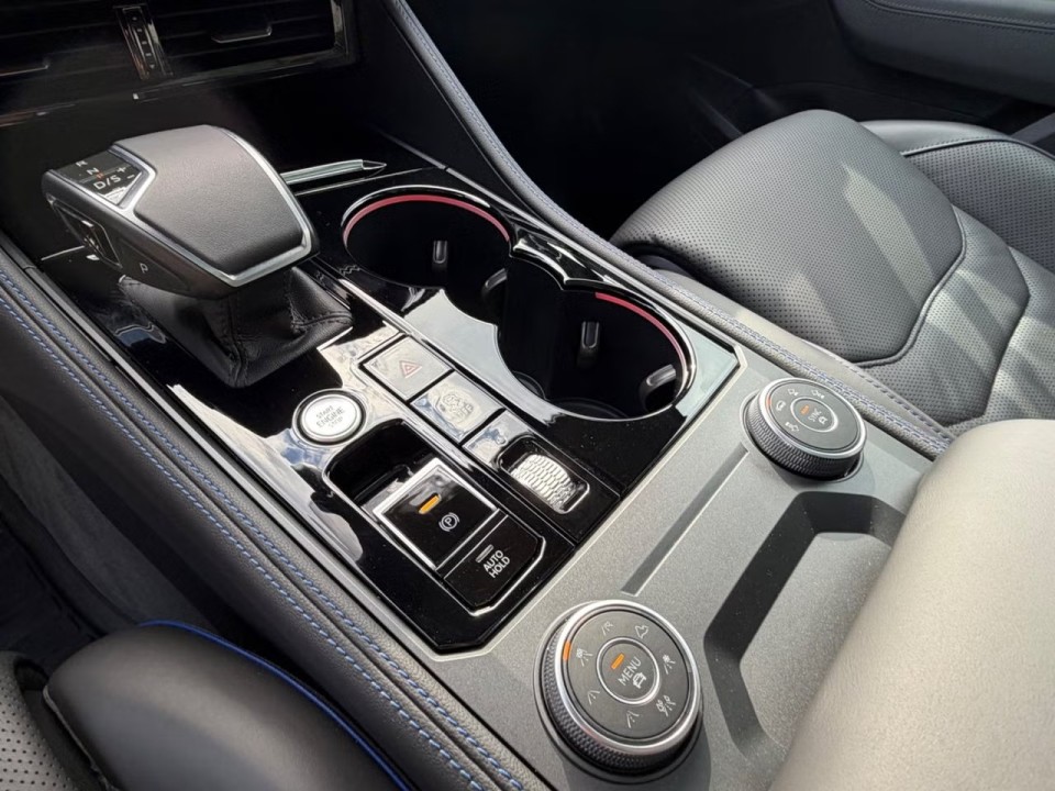 Volkswagen Touareg (4)