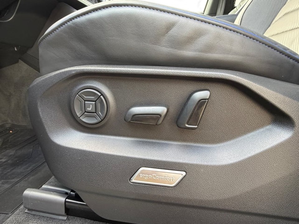 Volkswagen Touareg - foto 12