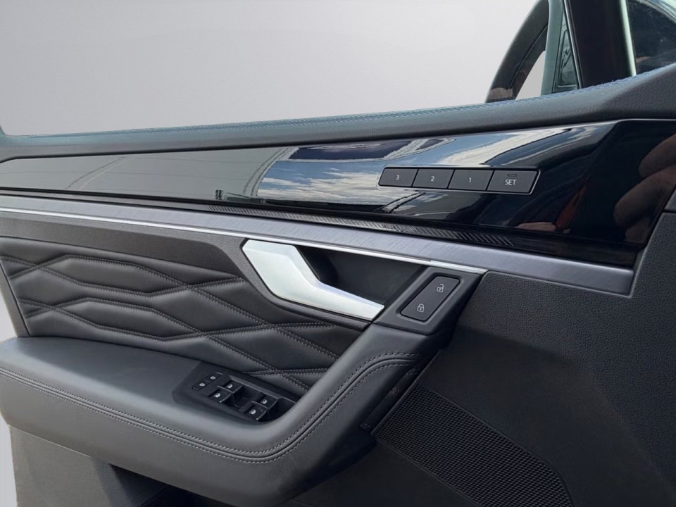 Volkswagen Touareg - foto 10