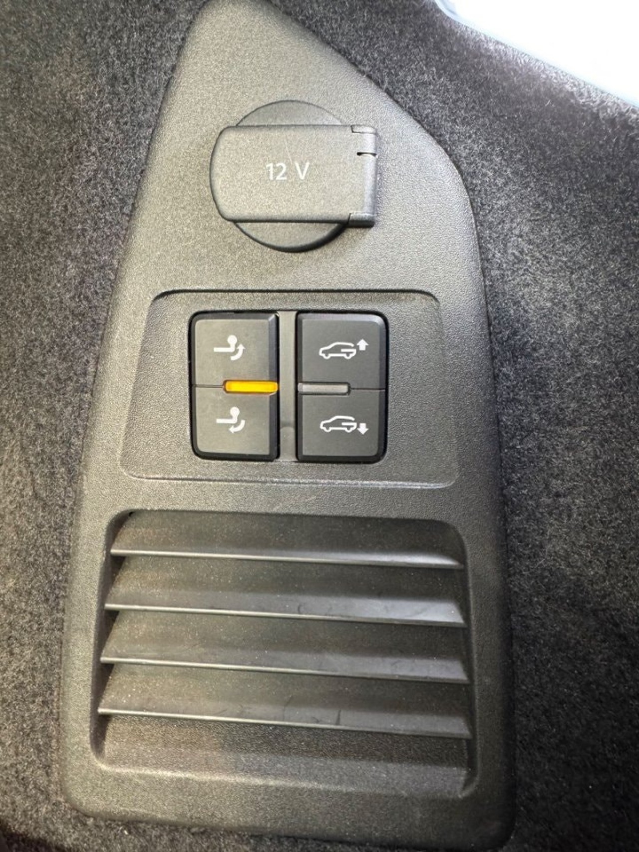 Volkswagen Touareg - foto 15
