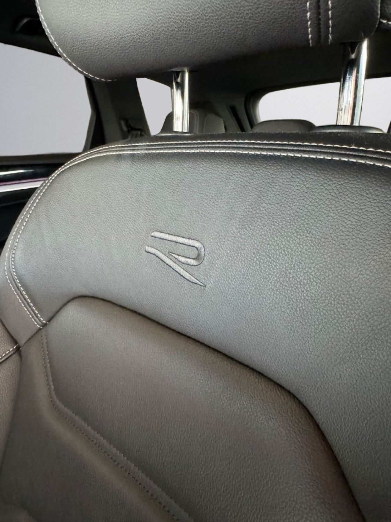 Volkswagen Touareg - foto 13