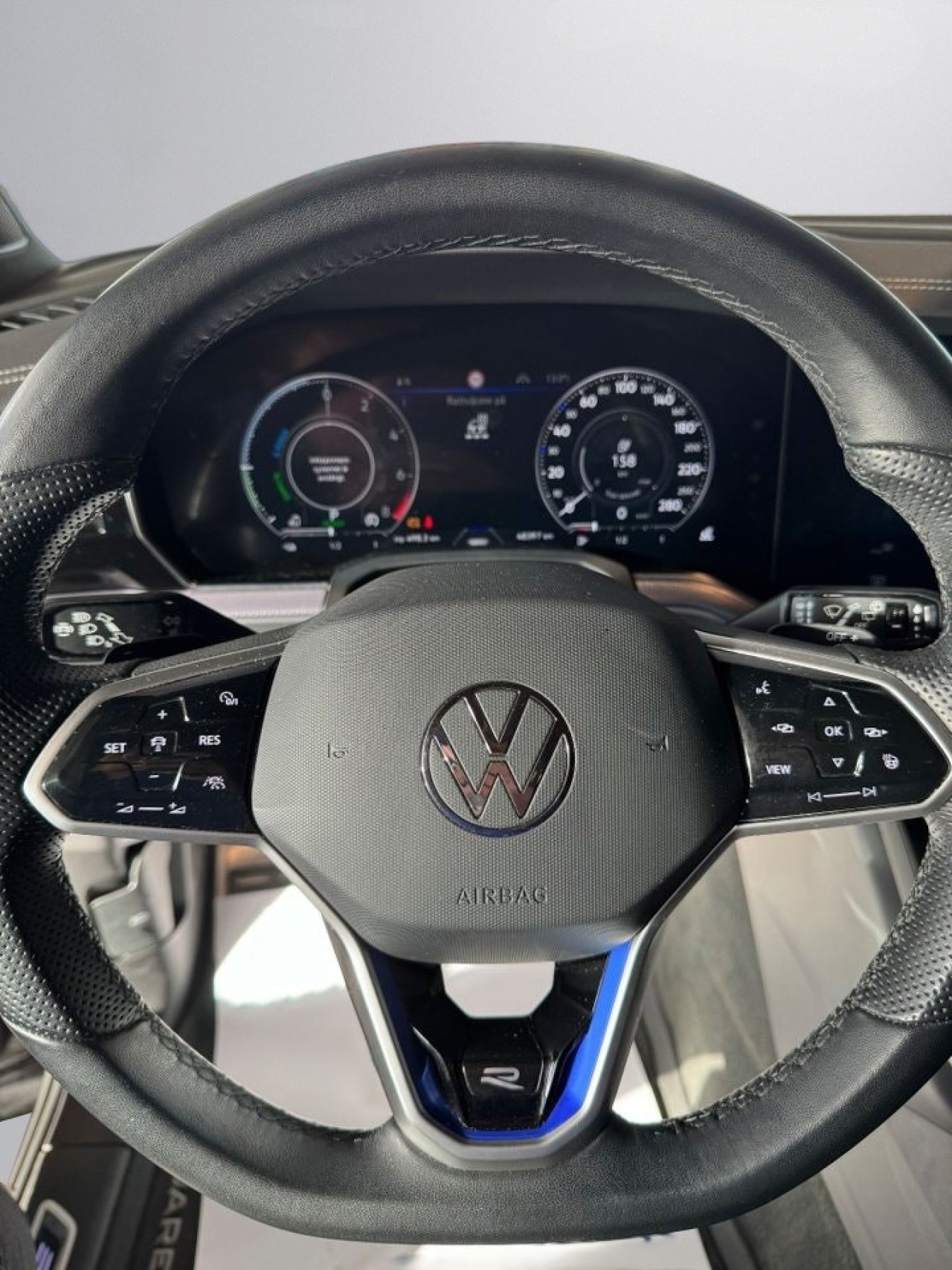 Volkswagen Touareg - foto 12