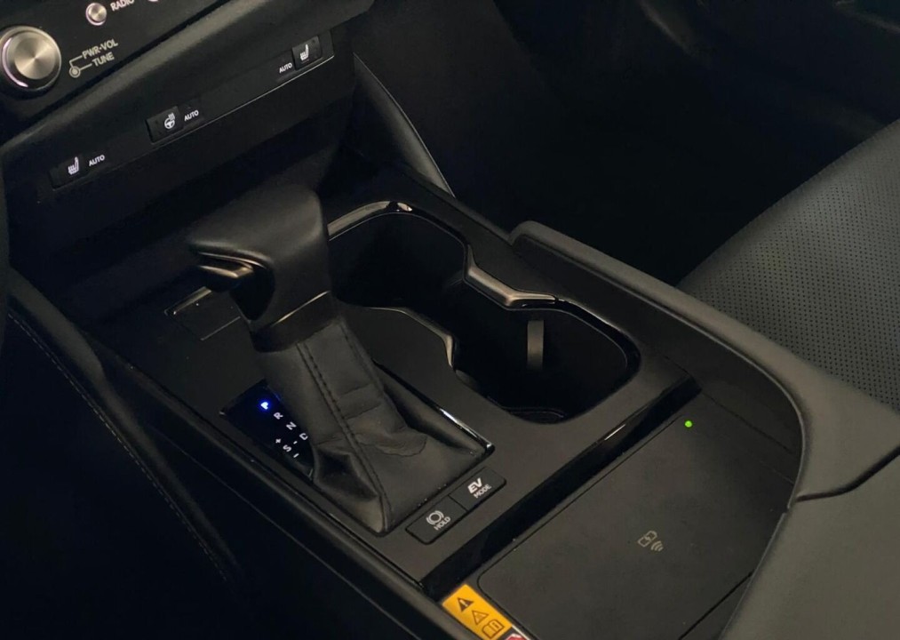 Lexus Seria ES 300h Business Edition - foto 15