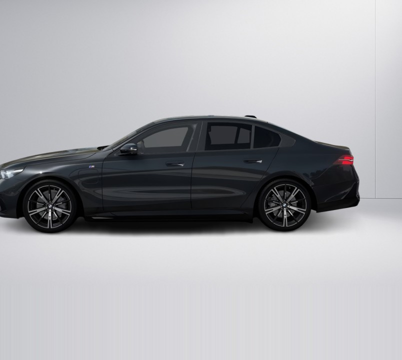 BMW Seria 5 530e M-Sport (2)