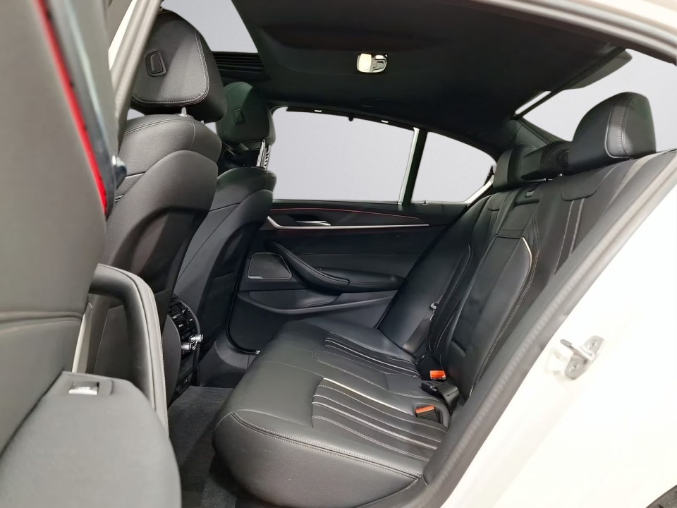 BMW Seria 5 530d xDrive - foto 13