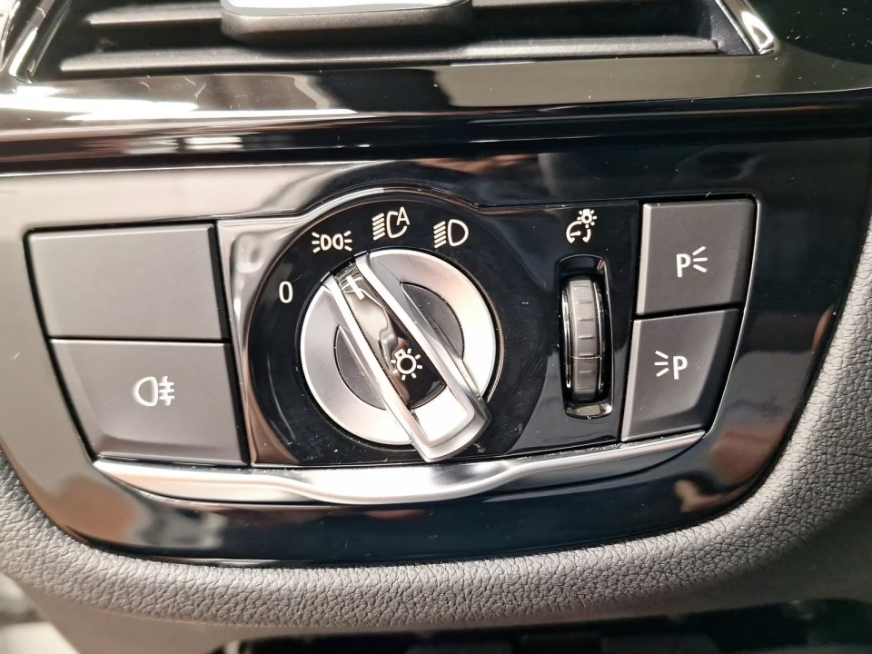 BMW Seria 5 530d xDrive - foto 11