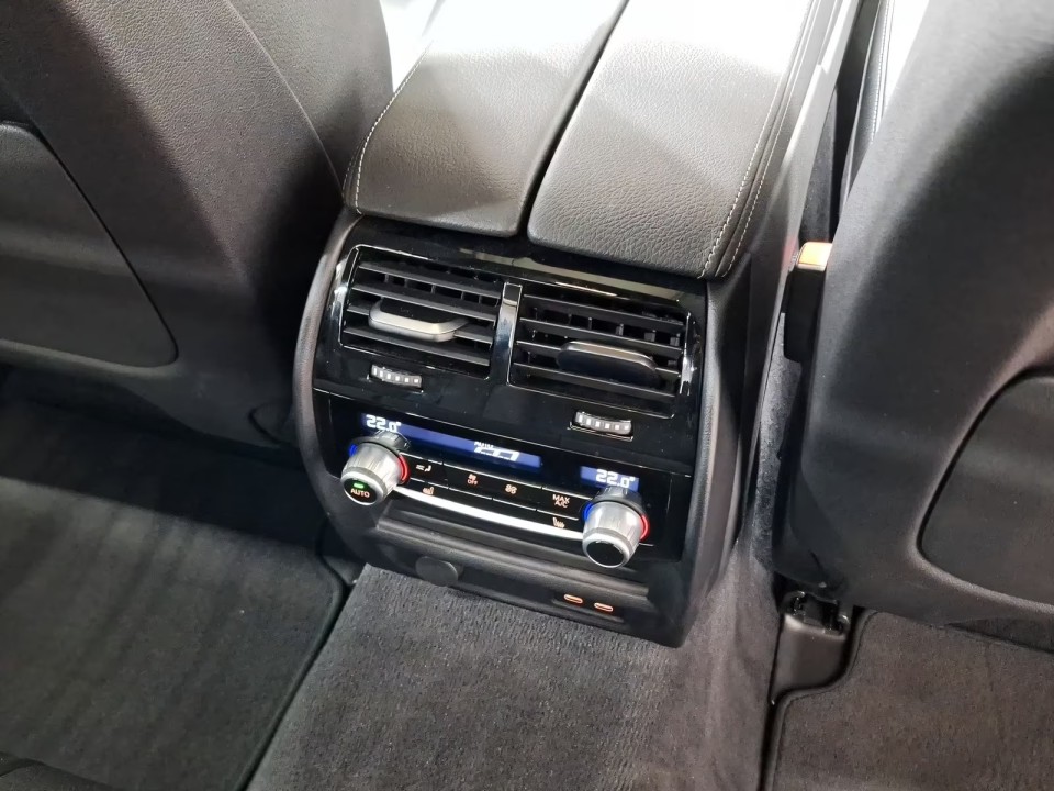 BMW Seria 5 530d xDrive - foto 12