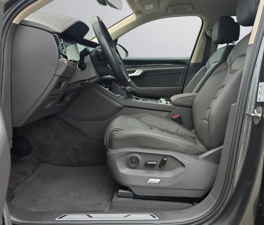 Volkswagen Touareg - foto 12
