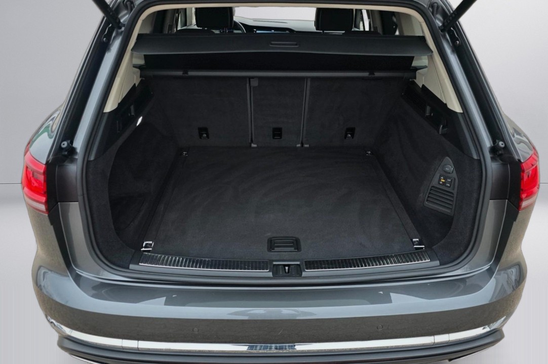 Volkswagen Touareg - foto 23