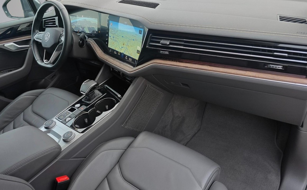 Volkswagen Touareg - foto 13