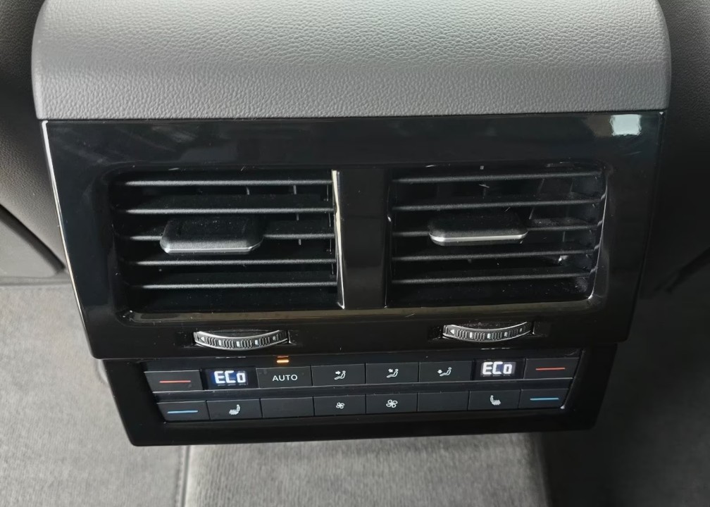 Volkswagen Touareg - foto 18