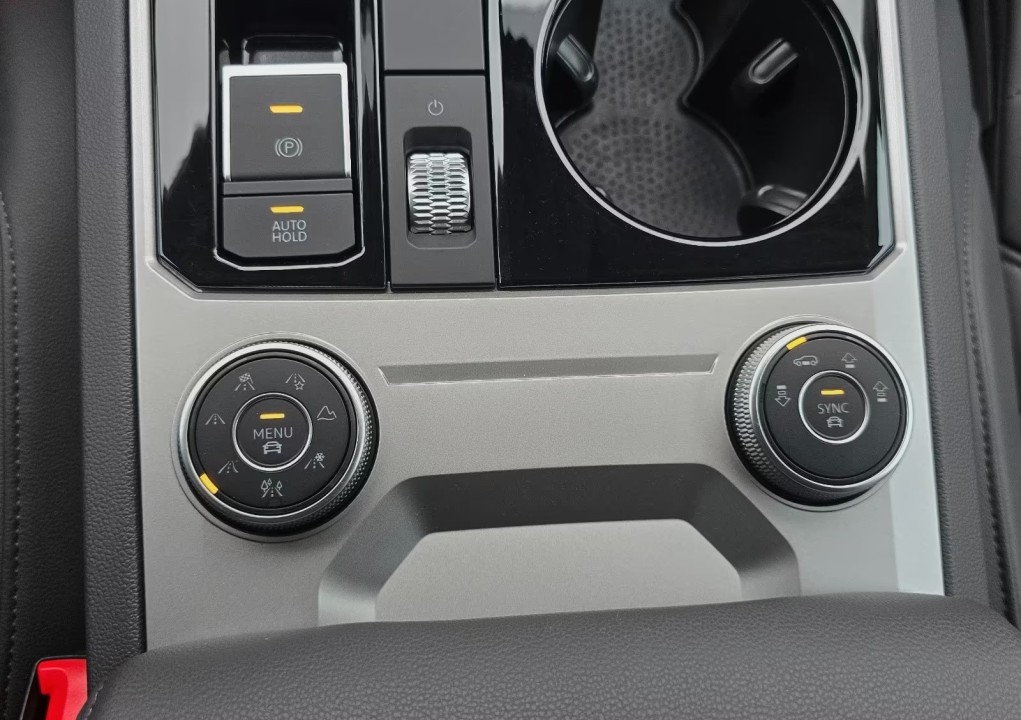 Volkswagen Touareg - foto 16