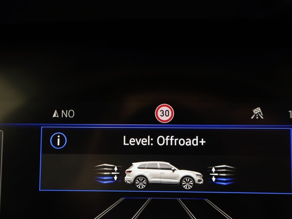 Volkswagen Touareg 4Motion R LINE - foto 16