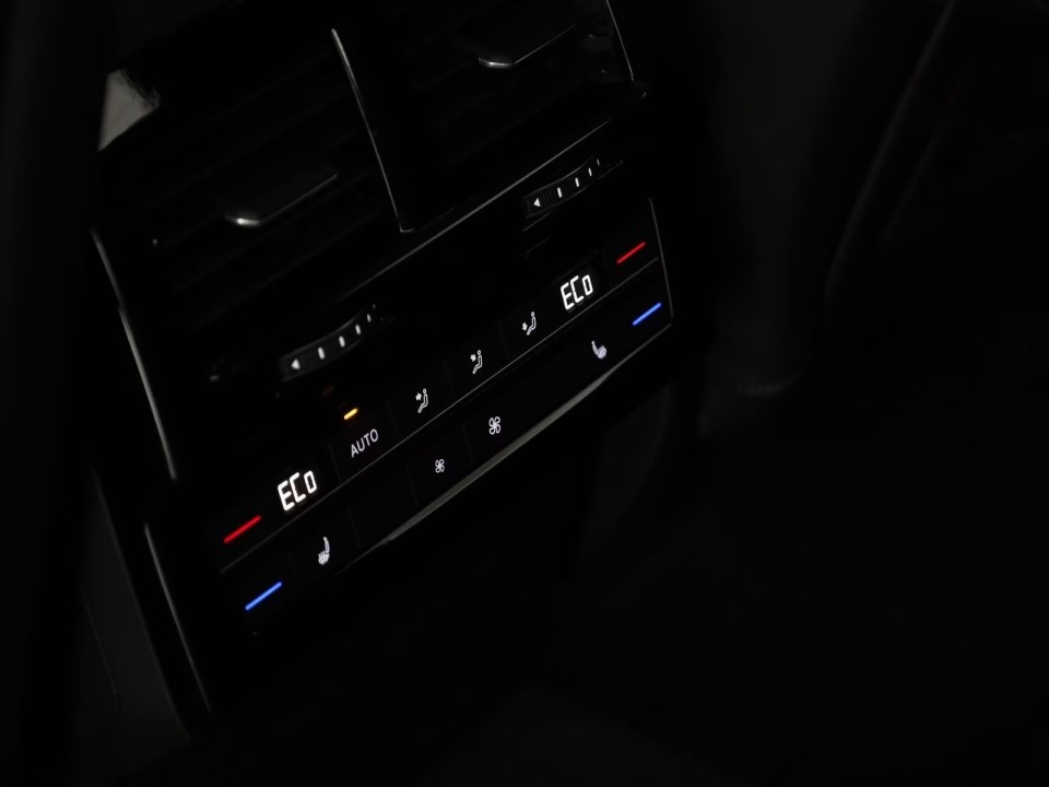 Volkswagen Touareg 4Motion R LINE - foto 21