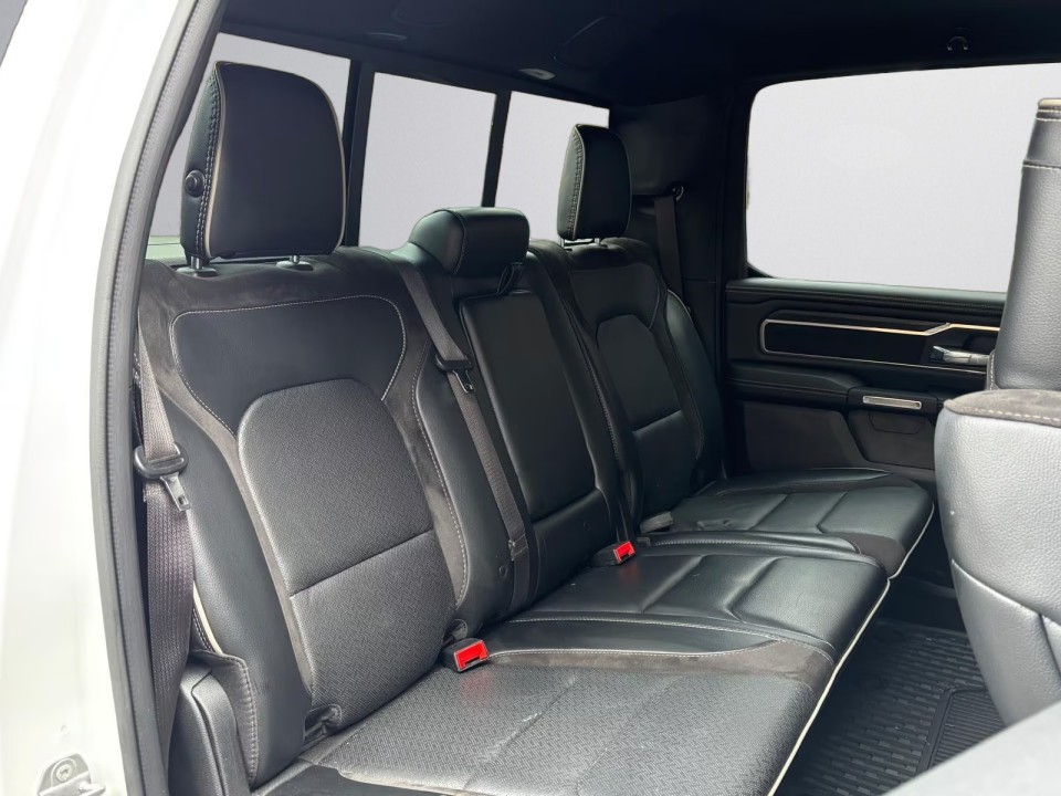 Dodge RAM 1500 Laramie - foto 17