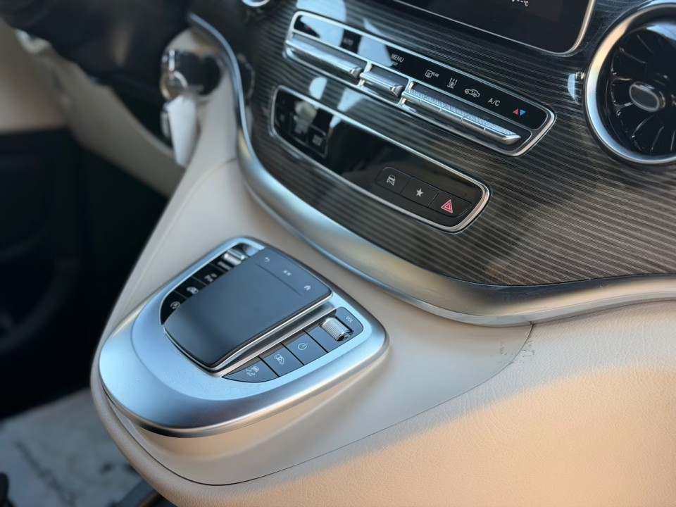 Mercedes-Benz V 250d 4MATIC - foto 13