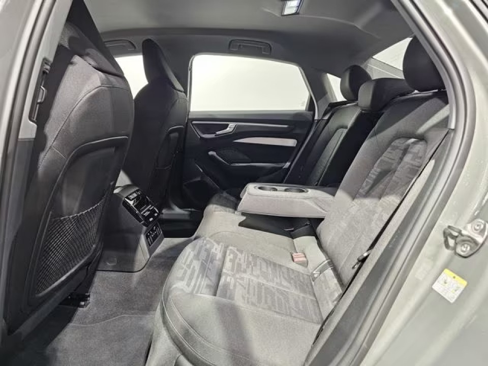 Audi A6 - foto 13