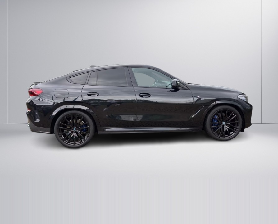 BMW X6 xDrive30d (2)
