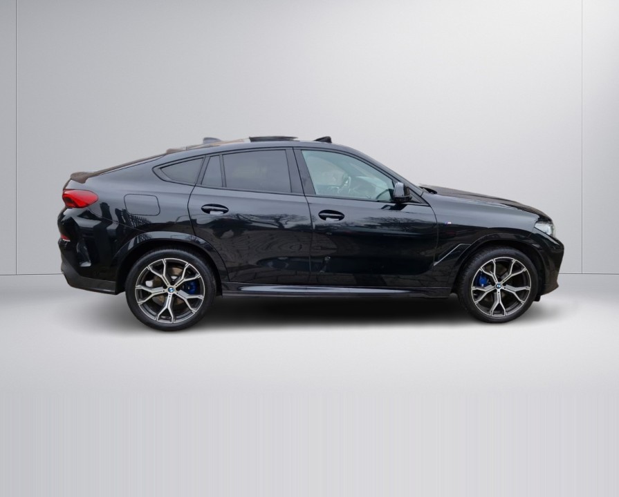 BMW X6 xDrive30d M-Sport (2)