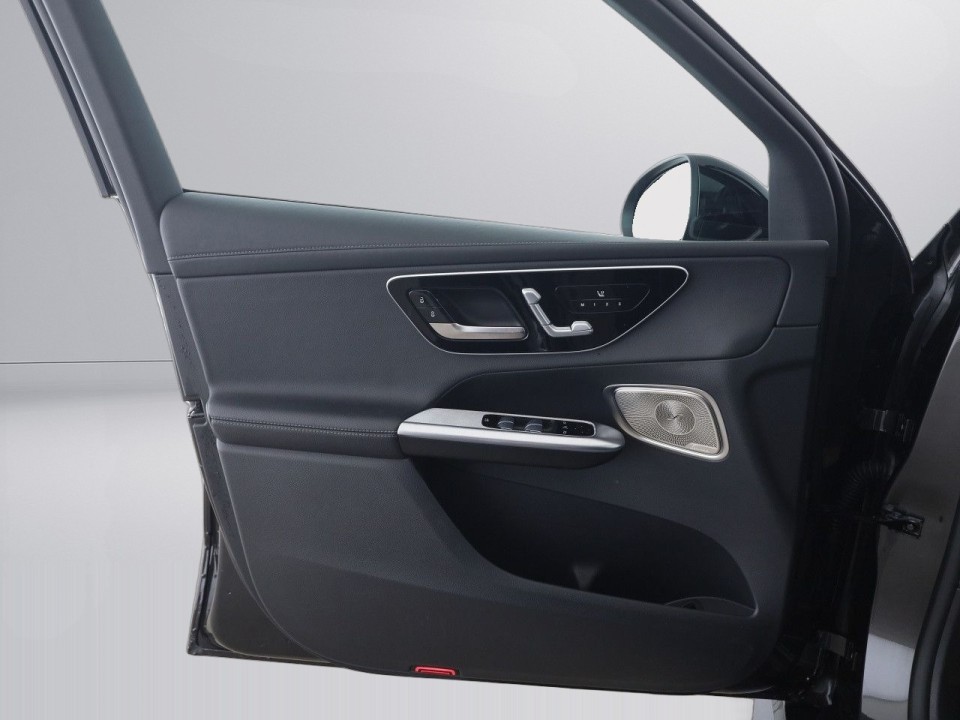 Mercedes-Benz GLC 300 4MATIC - foto 21