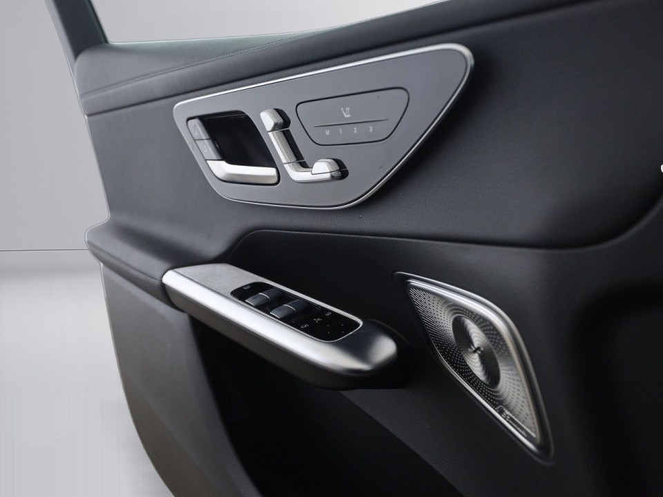 Mercedes-Benz GLC 300 4MATIC - foto 22