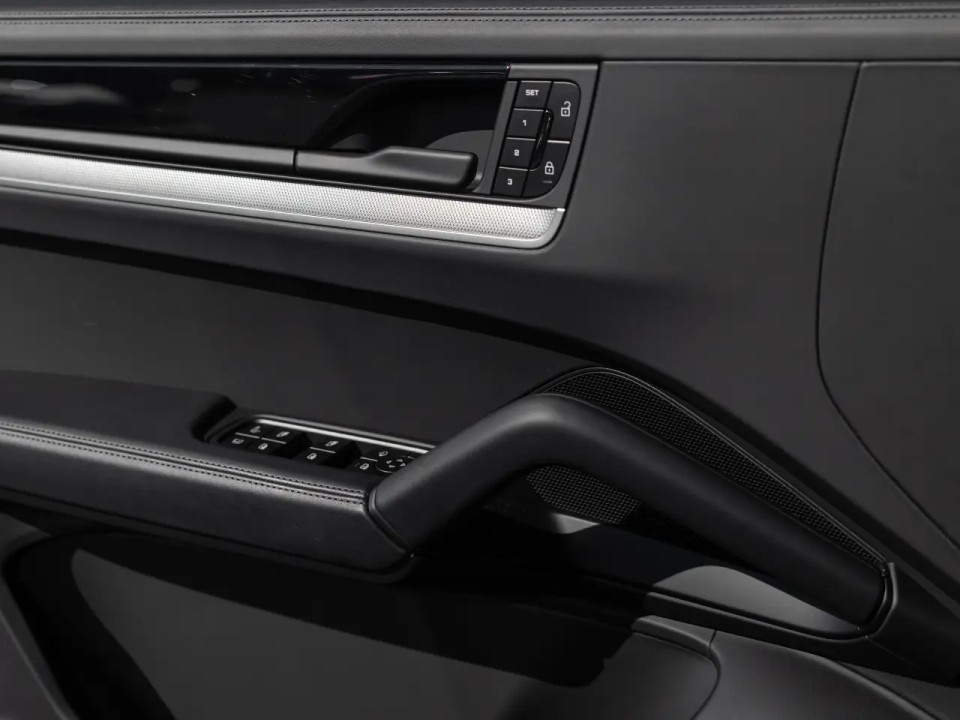 Porsche Cayenne Coupe E-Hybrid - foto 23