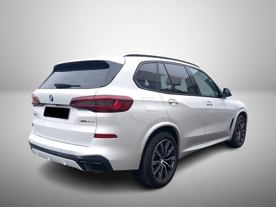 BMW X5 xDrive45e M-Sport (2)