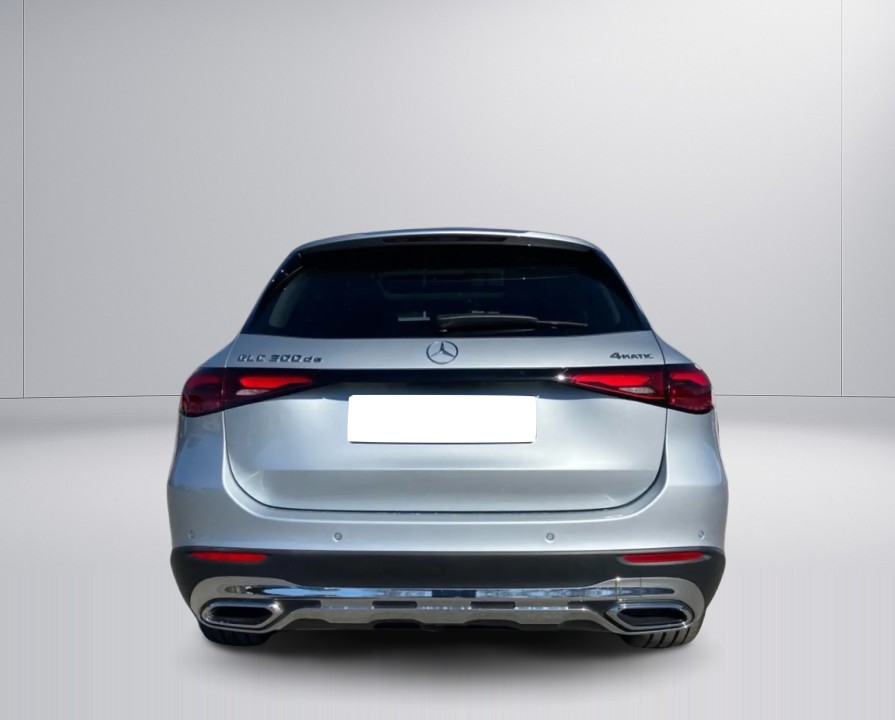 Mercedes-Benz GLC 300de 4MATIC (3)