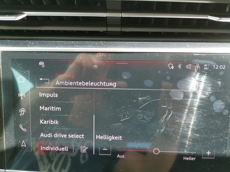 Audi RS Q8 - foto 16