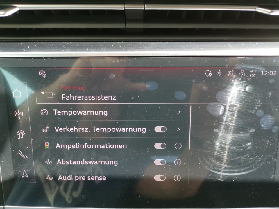 Audi RS Q8 - foto 17