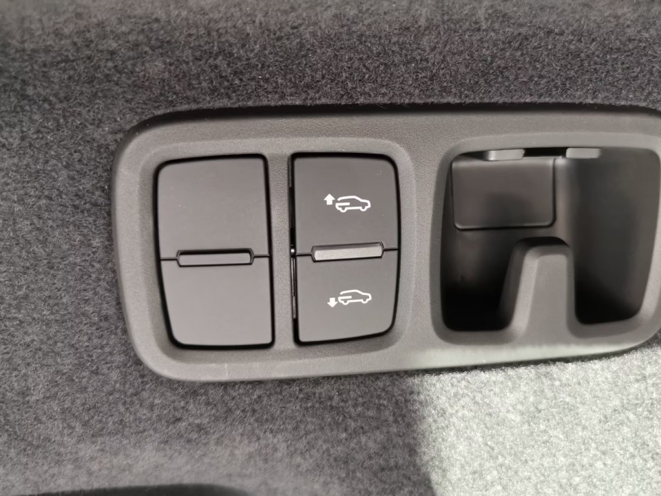 Audi RS Q8 - foto 36
