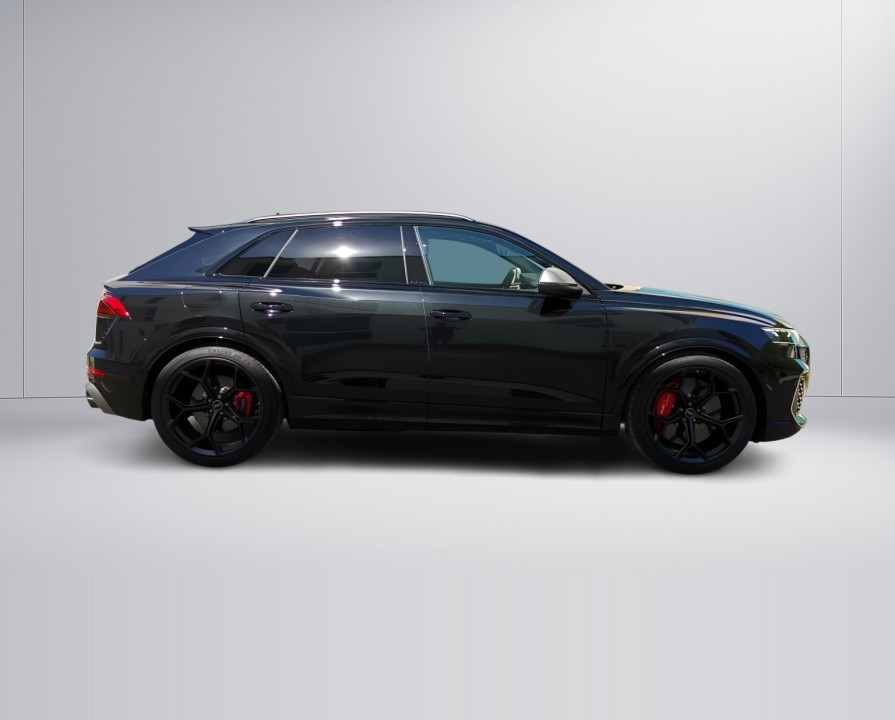 Audi RS Q8 (2)