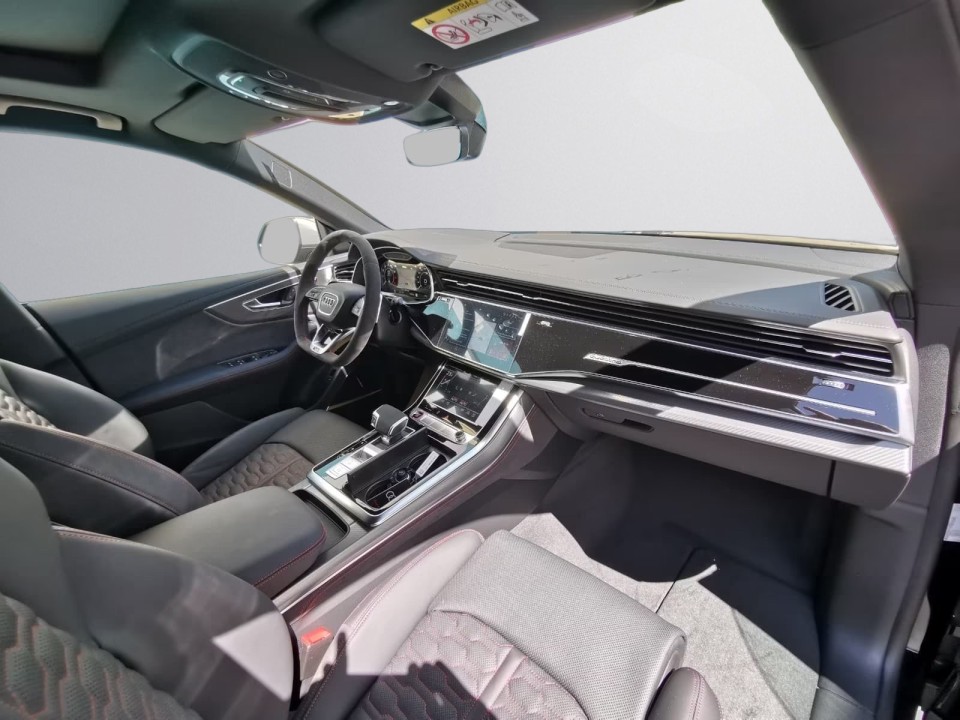 Audi RS Q8 - foto 11