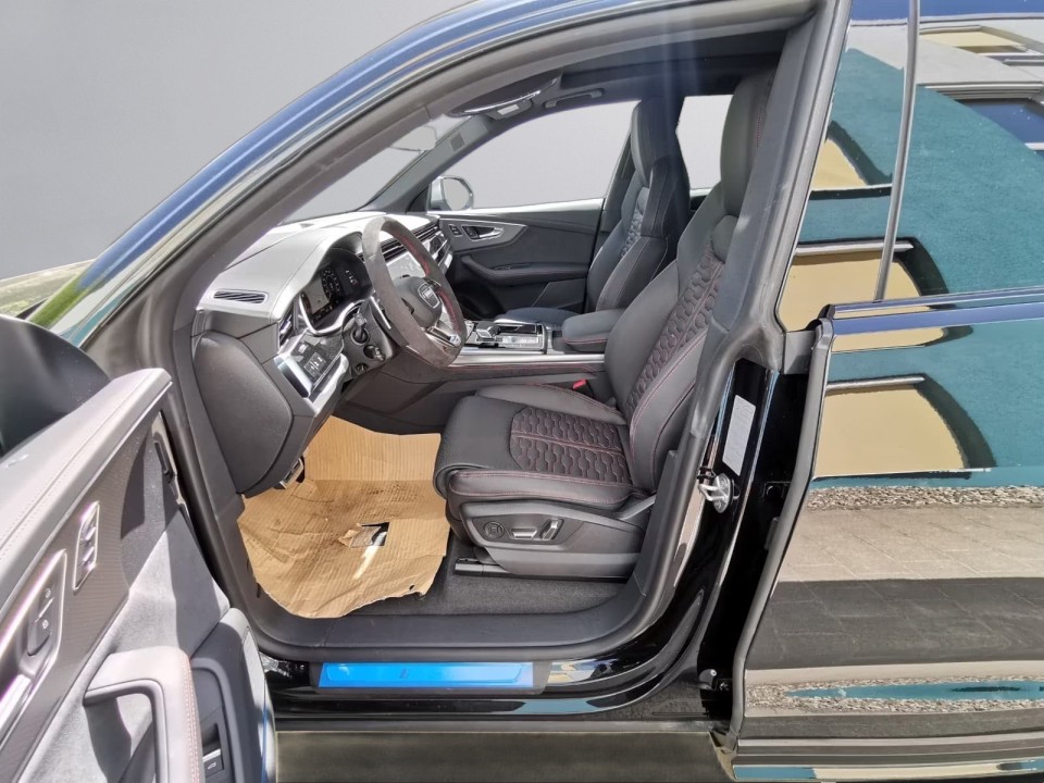 Audi RS Q8 - foto 10