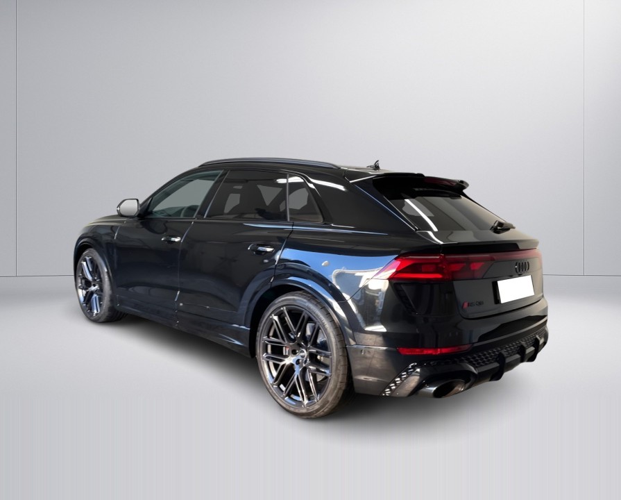 Audi RS Q8 (4)