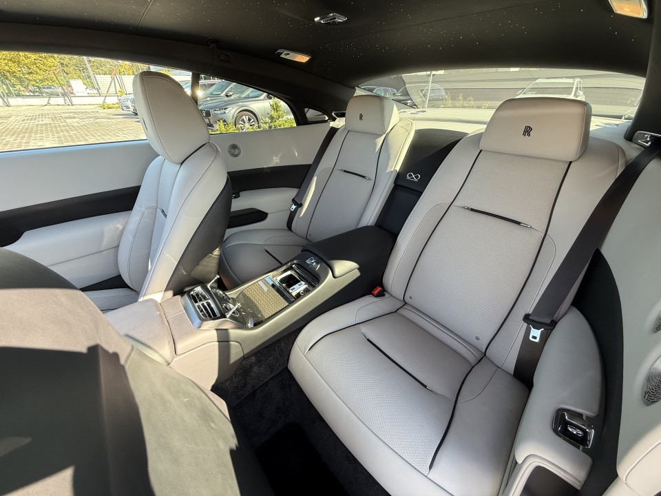 Rolls-Royce Wraith 6.6 V12 Black Badge + Mansory - foto 12