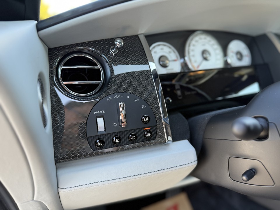 Rolls-Royce Wraith 6.6 V12 Black Badge + Mansory - foto 20