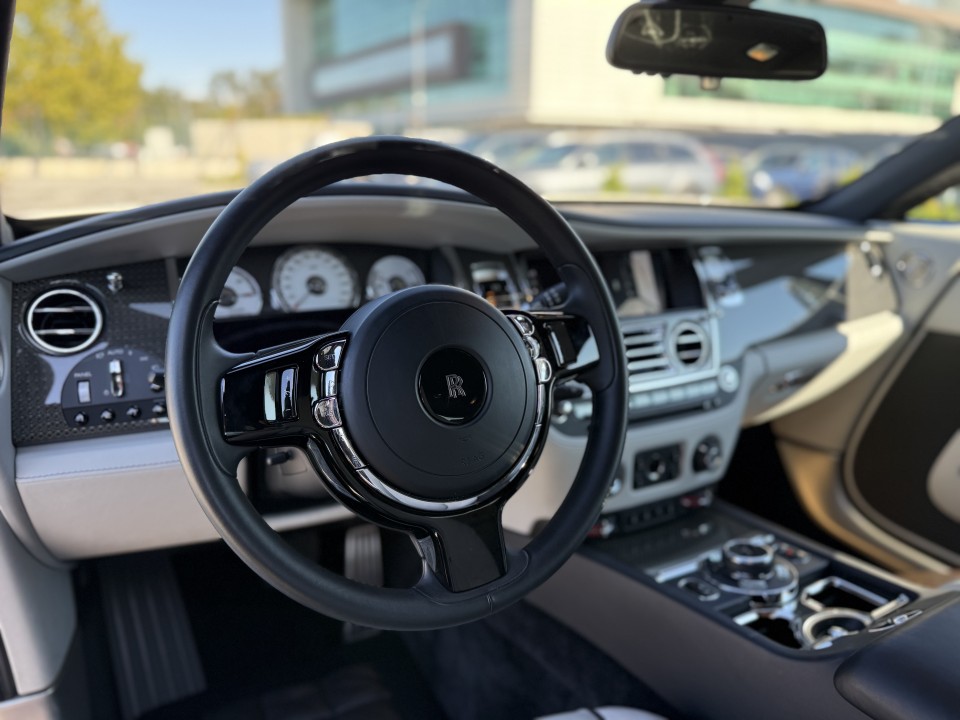 Rolls-Royce Wraith 6.6 V12 Black Badge + Mansory - foto 19