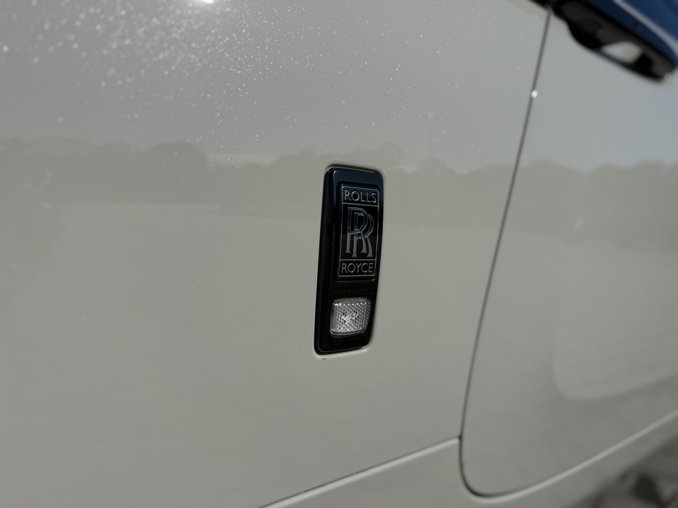 Rolls-Royce Wraith 6.6 V12 Black Badge + Mansory - foto 28