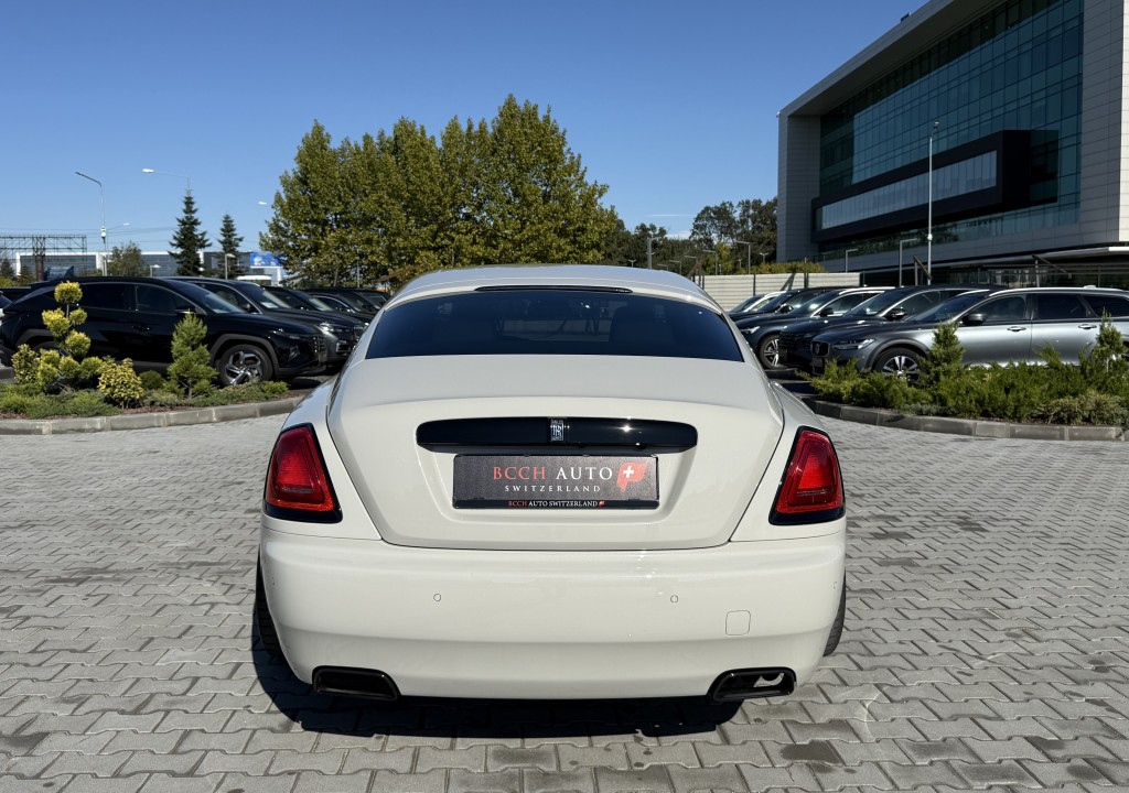 Rolls-Royce Wraith 6.6 V12 Black Badge + Mansory (4)