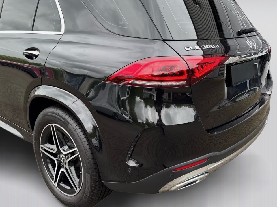 Mercedes-Benz GLE 300d 4MATIC AMG - foto 18