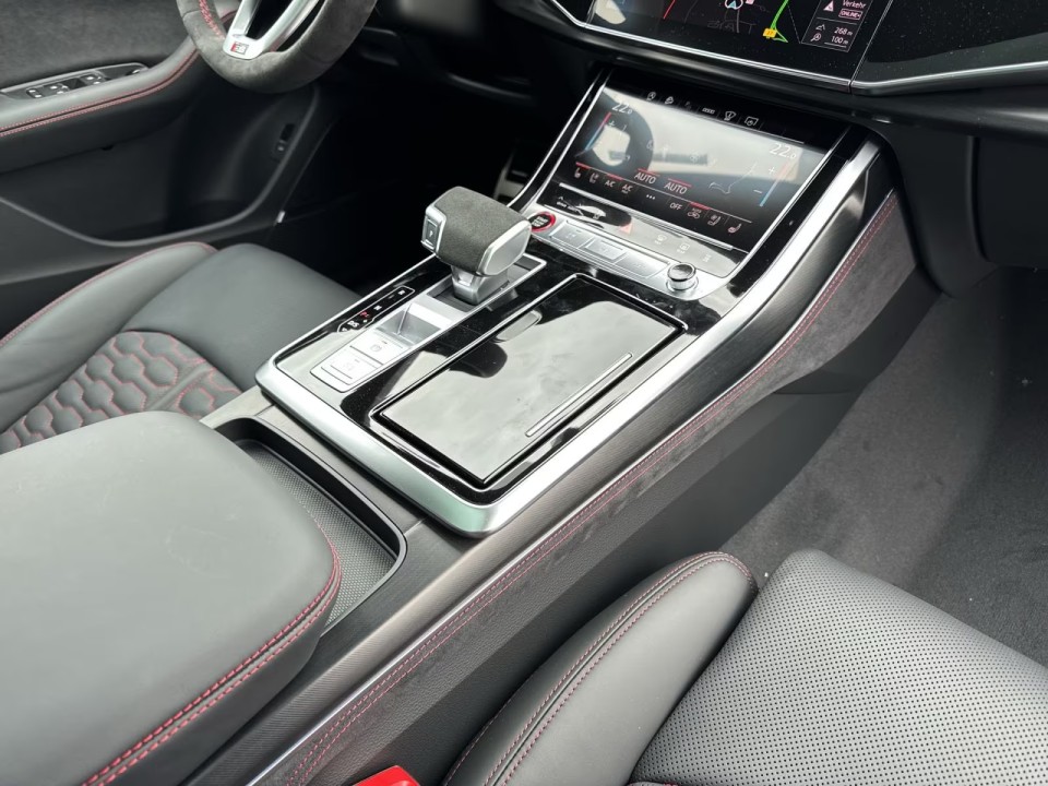 Audi RS Q8 - foto 20