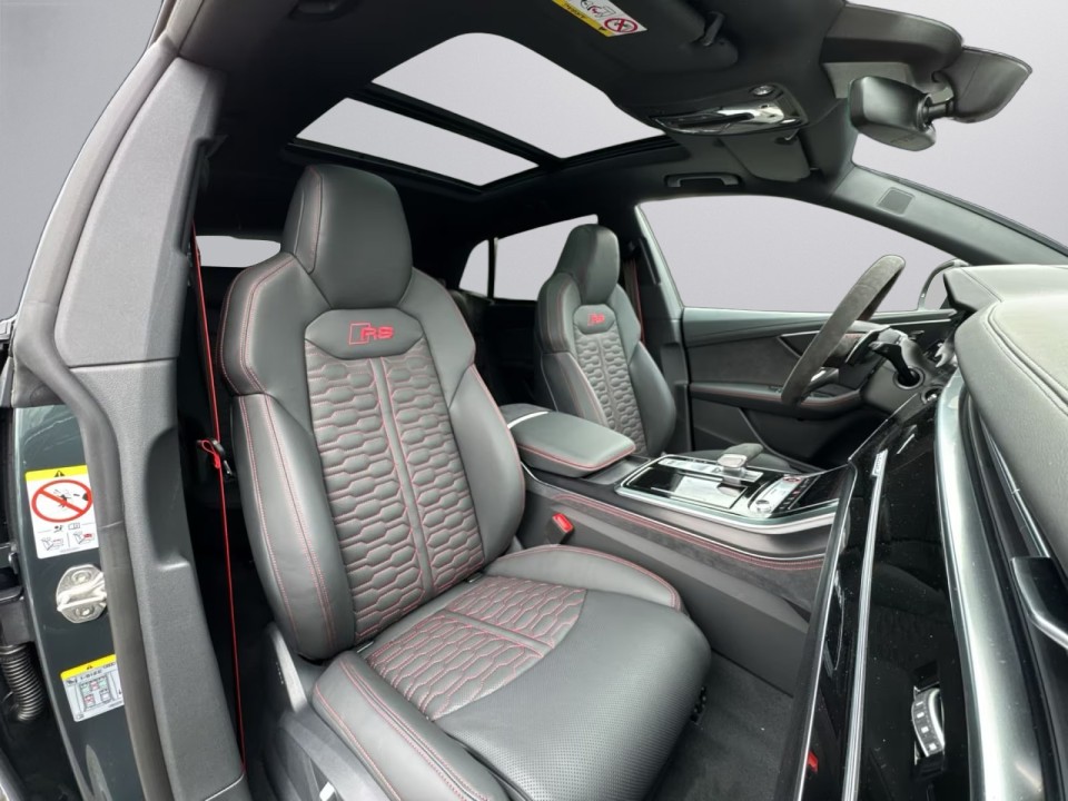 Audi RS Q8 - foto 13