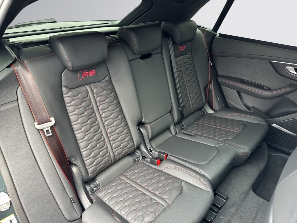 Audi RS Q8 - foto 11
