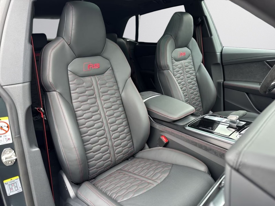 Audi RS Q8 - foto 12