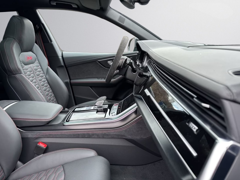 Audi RS Q8 - foto 15
