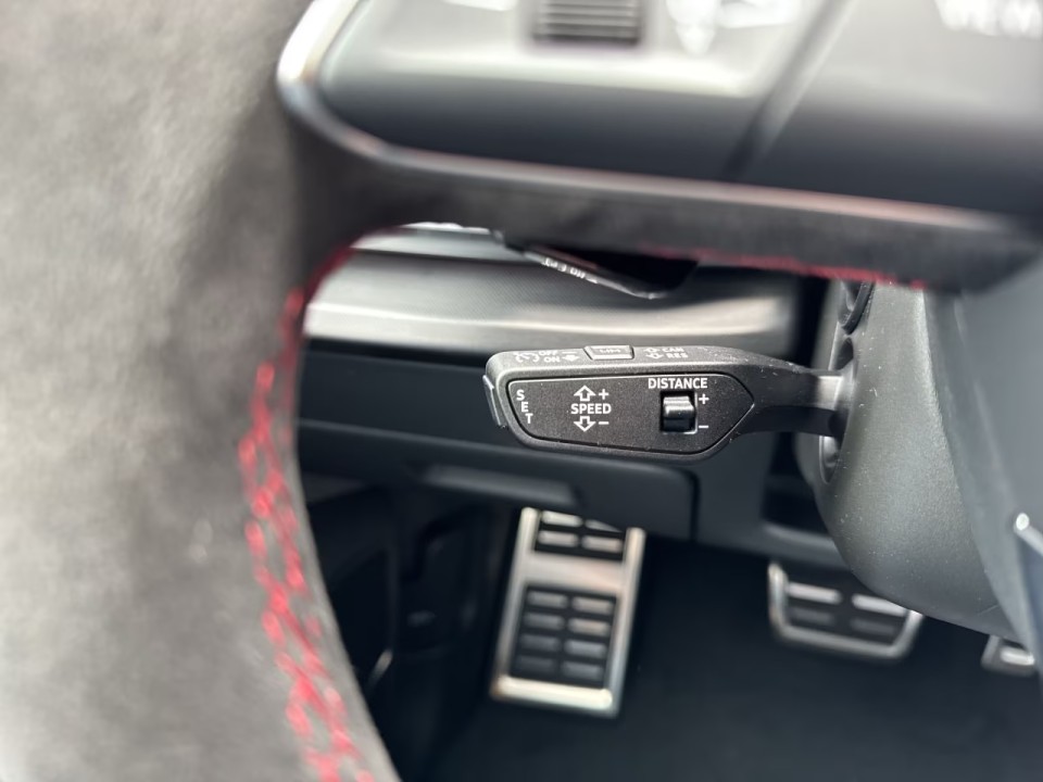 Audi RS Q8 - foto 25