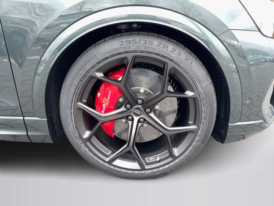 Audi RS Q8 - foto 32