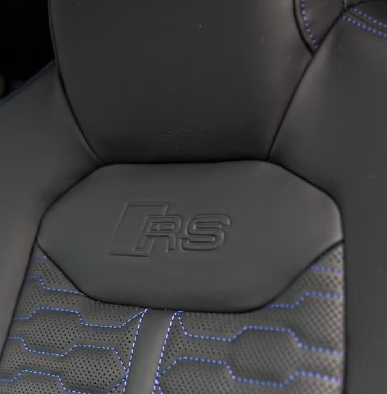 Audi RS Q8 - foto 20