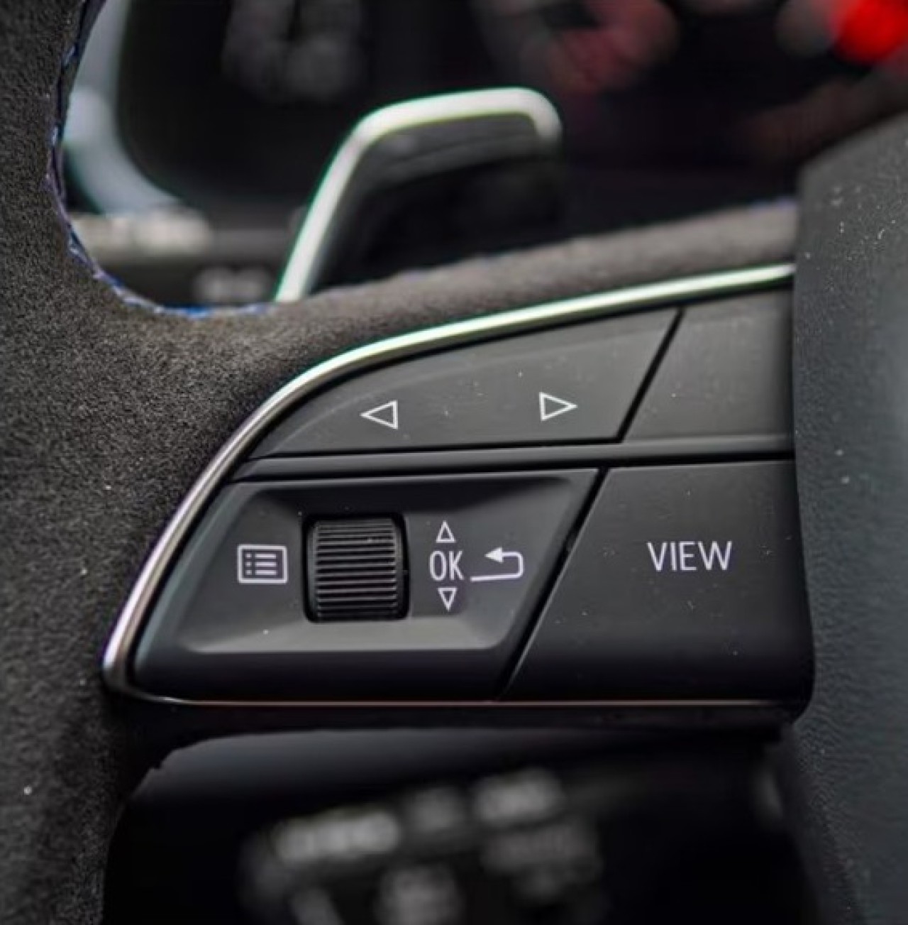 Audi RS Q8 (5)